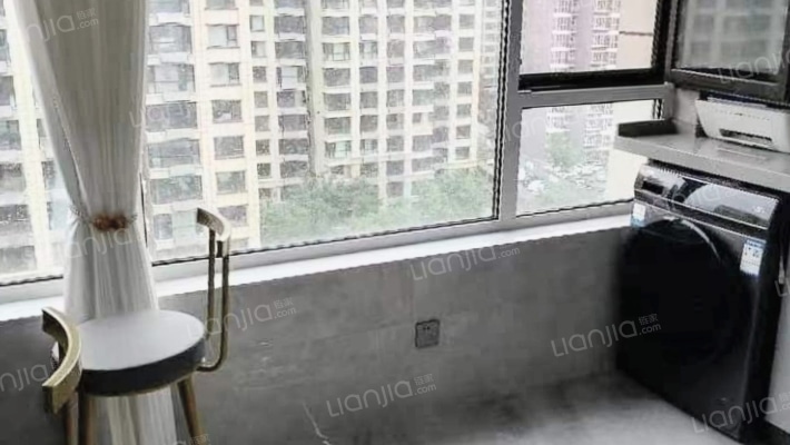 德信御府品质社区，精装修，有房本，不临铁路-阳台