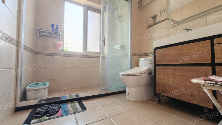 名流丽苑 独栋别墅 精装 拎包入住-卫生间B