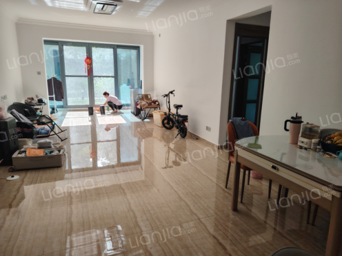 整租·碧桂园山湖城天玺湾 4室2厅 东南/南