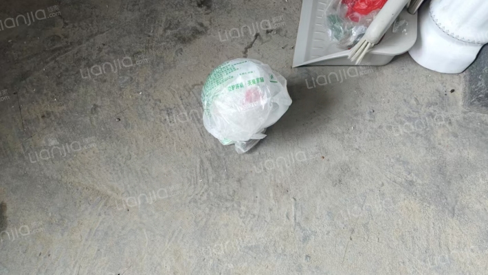 新上好房，交通方便，配套齐全，环境好。-卫生间