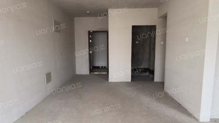 急售三利东区朝南两居，毛坯满二，价格美丽-餐厅