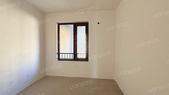 房子格局户型方正    采光没有遮挡   交通便利-卧室D