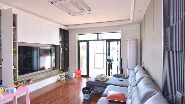 大湖城邦玫瑰园二手房实景图