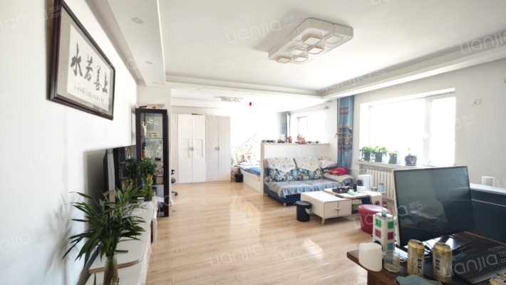 蓝天嘉园B区二手房实景图