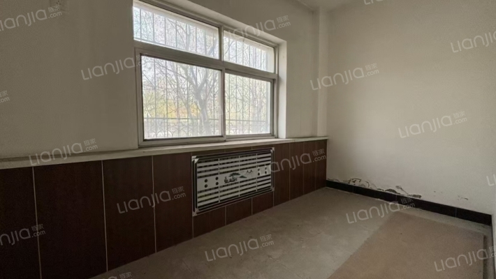 市区的联排别墅，院子大户型方正-卧室B