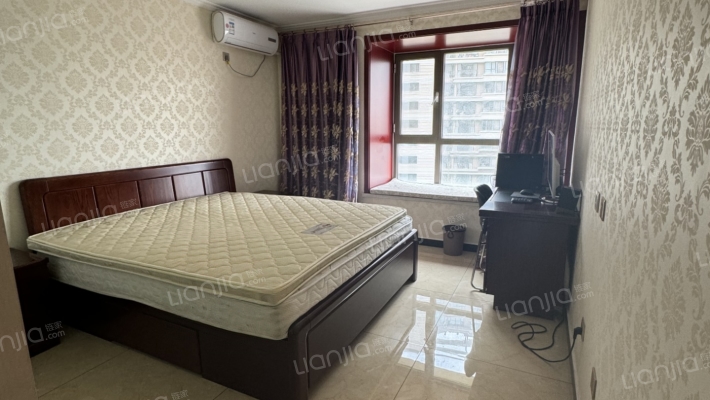 御景园南北通透大三居，三室两厅两卫-卧室