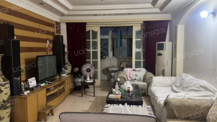 房本满五唯一，南北通透的三居两卫，好楼层，好户型。-客厅