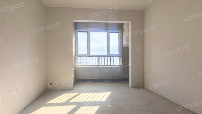 双语旁  电梯洋房  一梯两户 南北通透三居  带车位-客厅