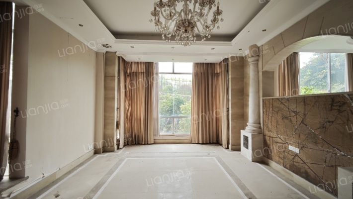 名都畔山美墅二手房实景图