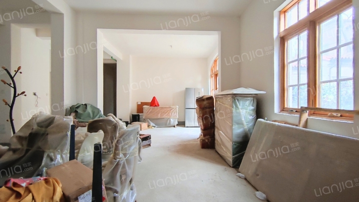 绿城雁鸣湖玫瑰园二手房实景图