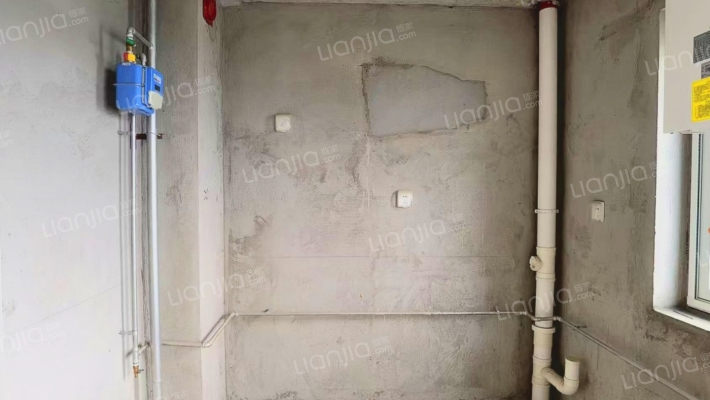 急售三得东区南北两居，好楼层，价格美丽-厨房