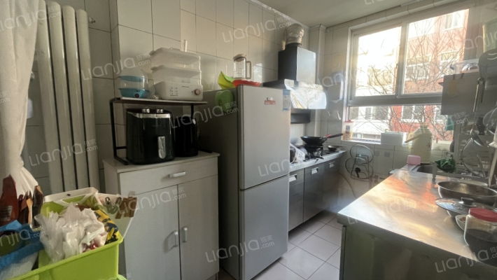 小区环境优美 停车方便 配套齐全-厨房