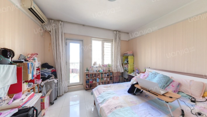 前城国际二期二手房实景图