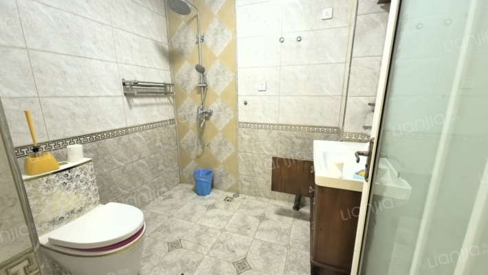 南北通透的联排别墅，品质社区，绿化好，没有遮挡.-卫生间D