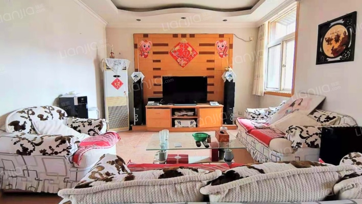 房本满五，南北通透三居室。采光好，视野无遮挡-客厅