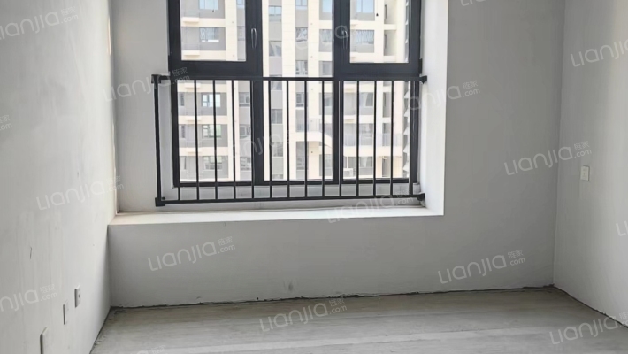 本房是经典三居双卫的户型，南院好楼栋，采光充足-卧室B