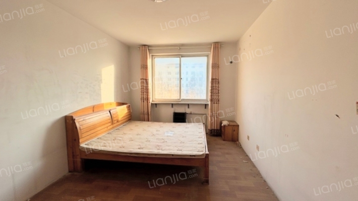 户型三阳开泰，全天采光，小区内安静，居民素质高-卧室B