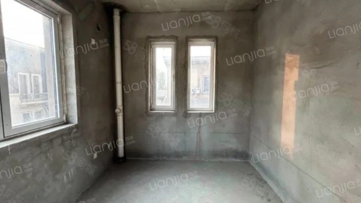 联排别墅 公园社区 环境优美 北入户 毛坯房-厨房