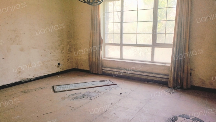 房本满五年 独栋别墅带有院子适合多人口家庭-卧室C