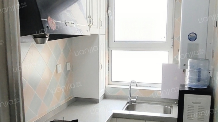 老城区的精品楼盘，位置好，配套设施齐全，-厨房