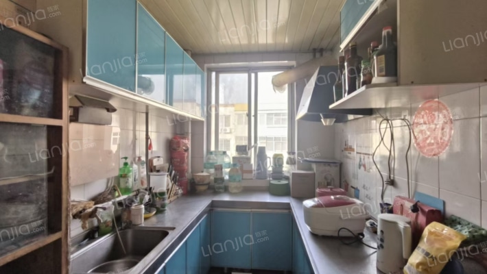 南北通透大三居，户型方正，明厨明卫，集中供暖-厨房