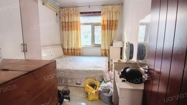 光明小区 精装修 南北通透三居 低楼层 采光无遮挡-卧室B