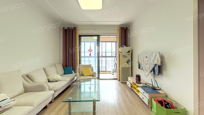 四里河畔C区二手房实景图