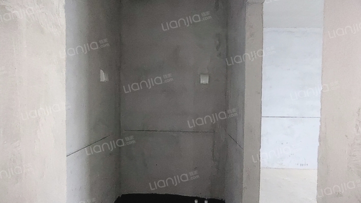 70年大产权，房证满二，次新房，通勤北京，交通方便。-卫生间