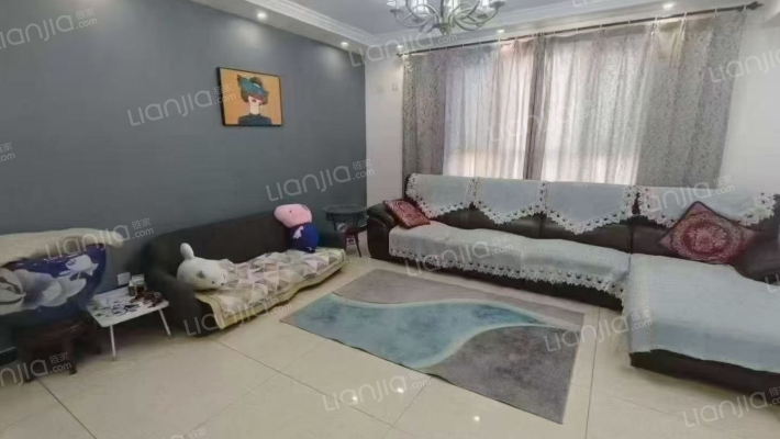 天山新伯爵二手房实景图