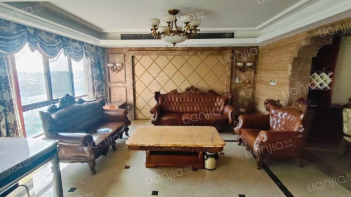 金城高尔夫二区二手房实景图