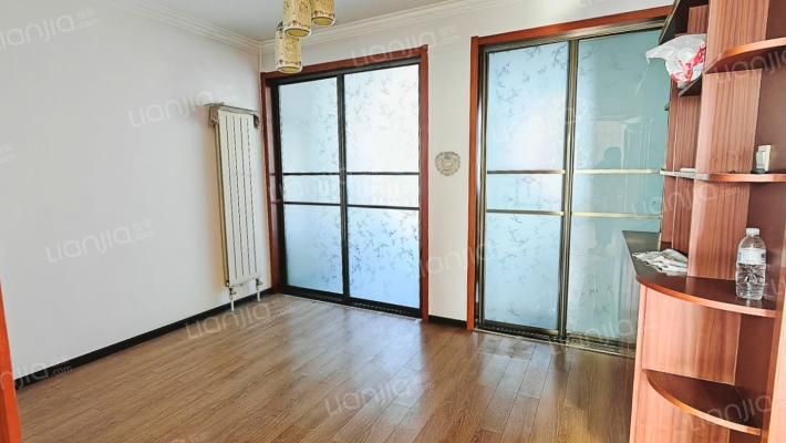 广安B层好楼层方正三居，居住舒适度高-餐厅