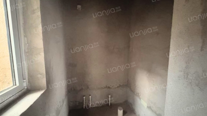 此房房本满五唯一  类独栋 边户大院子-卫生间C