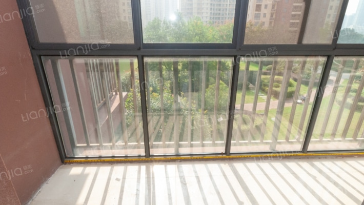 南京万达茂旁 双地铁口 小张维护好房-阳台