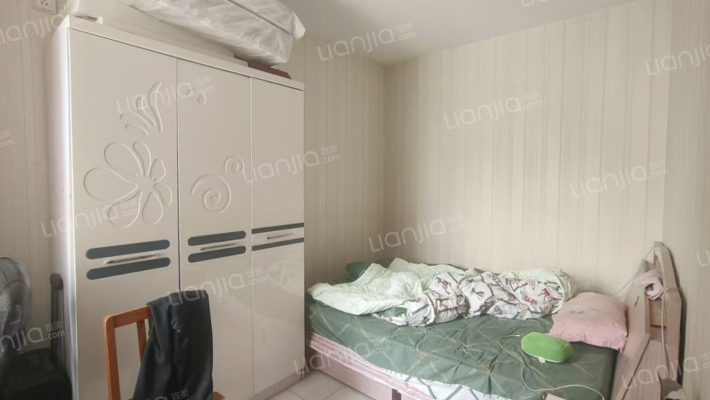 精装修房屋，配套齐全，交通方便，适合通勤-卧室A