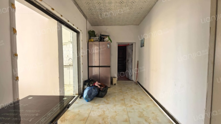 汽车公司家属楼二手房实景图