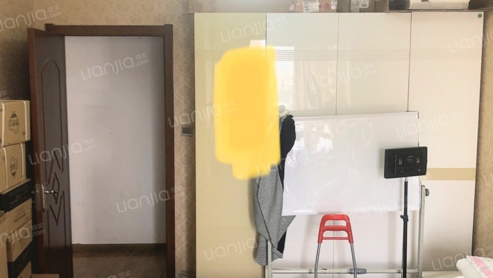 位于临潼繁华地段电梯房双气集中供暖，交通出行方便-卧室
