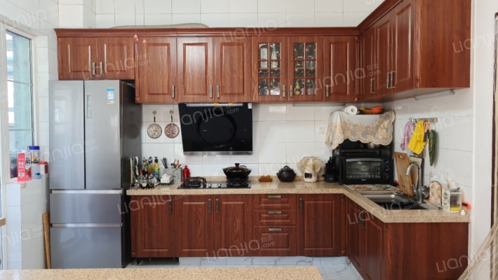 急售琉璃湖精装大独栋别墅，价格美丽-厨房