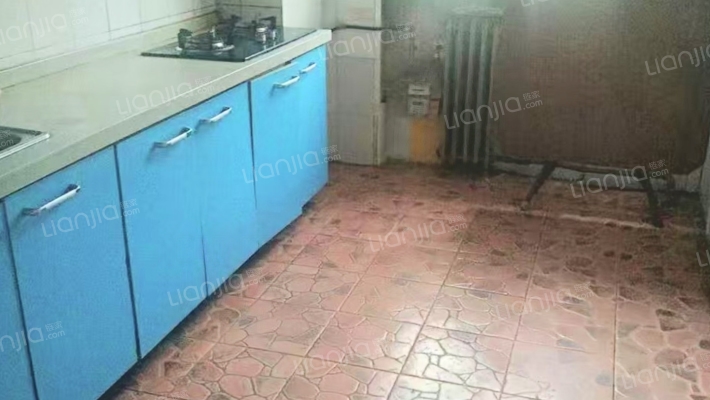 冠云路繁华位置 低楼层三居，配套齐全，生活便利-厨房