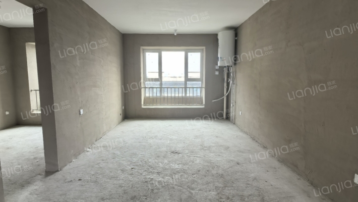 钻石商圈一层带院子钻石商圈去双语也方便-客厅