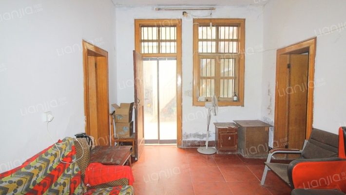 金梁里街二手房实景图