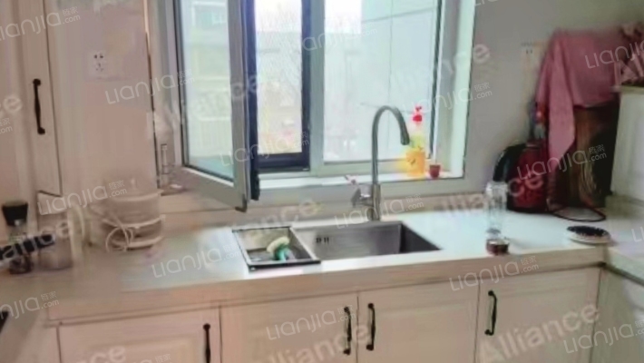 天地新城，满二，低楼层，精装修双语片区小区环境优美-厨房