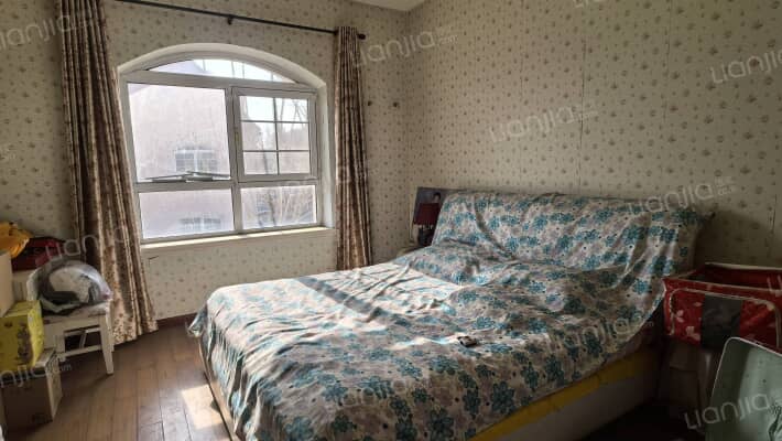 丹佛尔湾独栋别墅，带大院子，南入户，房本满五-卧室C