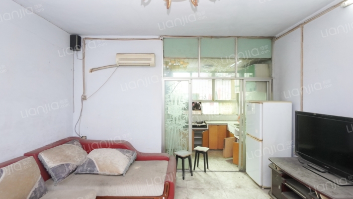 鸡冠梁一巷二手房实景图