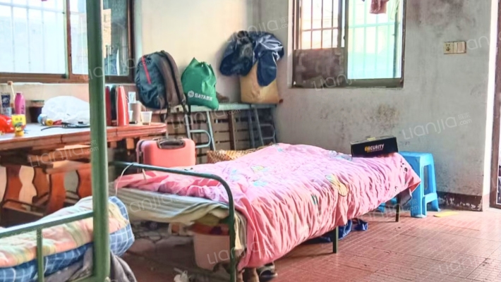 中华路1876号二手房实景图