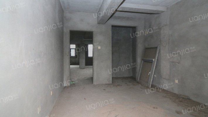 京港澳高速出口优质别墅，小区环境优雅，物业管理完善-卧室C