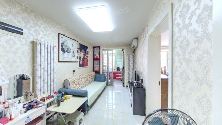 泊江东里二手房实景图