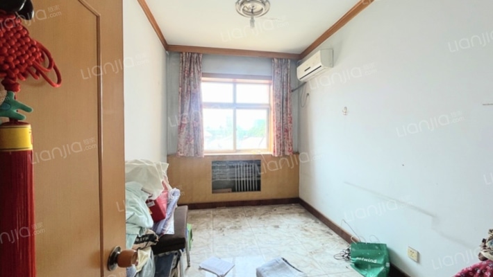 主城区东兴北街 板楼2层 大四居 集中供暖-卧室C