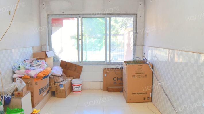 独栋别墅 带装修，看房方便，北二环-储物间