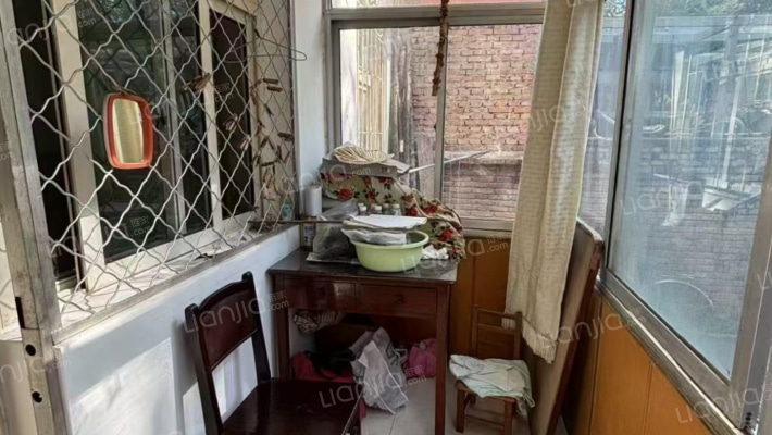 东安小区 3室2厅 南 北-阳台