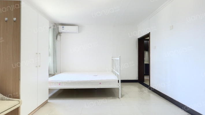 石佛营东里128号院二手房实景图